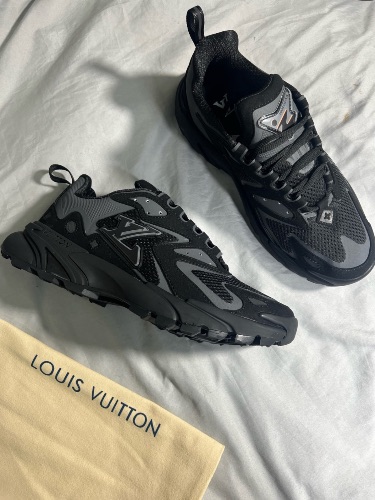 Louis Vuitton Runner Tatic black and grey trainers