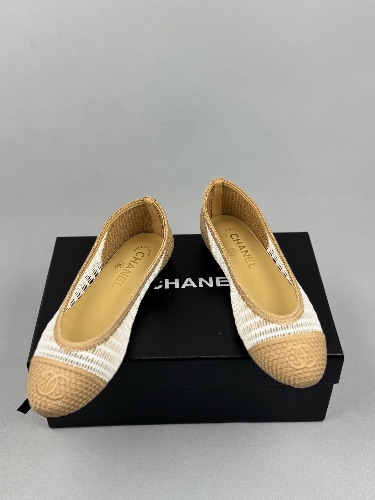 Chanel beige and white raffia crochet ballerina flats — 4