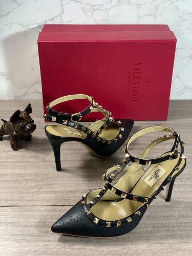 Valentino Garavani Rockstud grainy leather ankle strap pumps