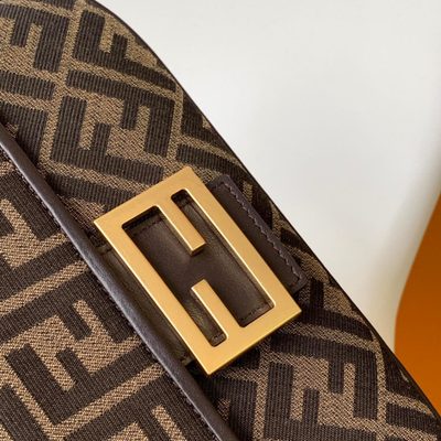 Fendi Baguette Chain Midi bag (T) — 8
