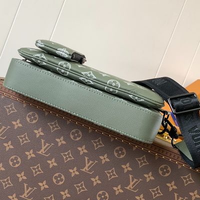 Louis Vuitton Trio Messenger Bag — 4