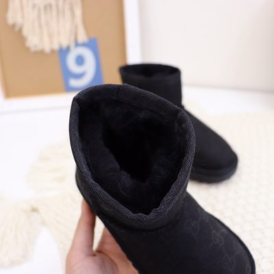 UGG short suede-style winter ankle boots — 7