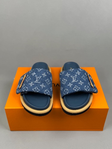 Louis Vuitton Pool Pillow comfort mules in blue monogram denim — 3
