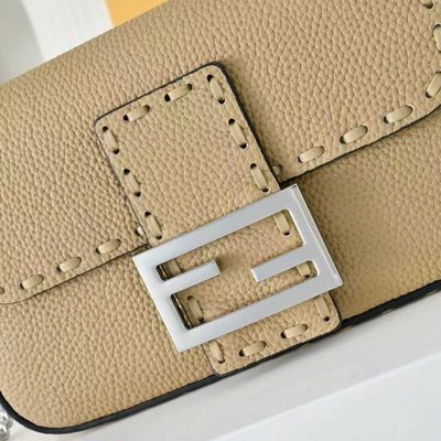 Fendi Baguette bag (T) — 3
