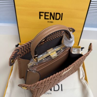 Fendi Peekaboo ISeeU bag (T) — 6
