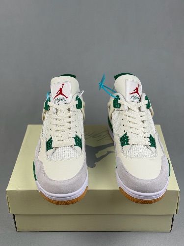 Nike Air Jordan 4 Retro SP x Nike SB Mid Pine Green trainers — 3
