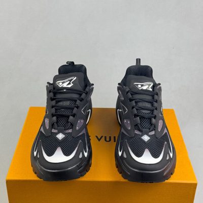 Louis Vuitton Runner Tactic sneakers — 3