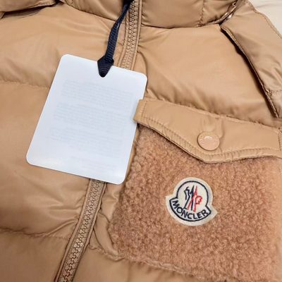 Moncler Enfant Yule Hooded Down Jacket — 6