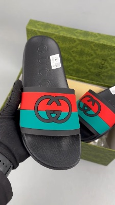 Gucci men's rubber sliders — 5