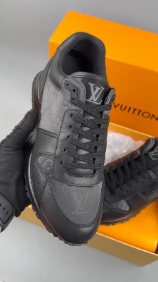 Louis Vuitton Run Away trainers in black — 5