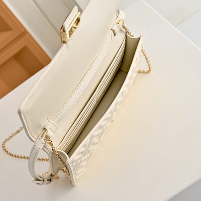 Fendi Baguette Wallet on Chain (T) — 9