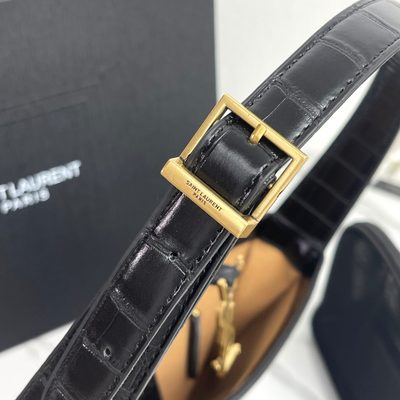 Saint Laurent Le 5 À 7 Shoulder — 9