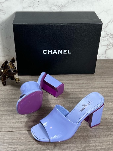 Chanel lilac patent leather mules — 4