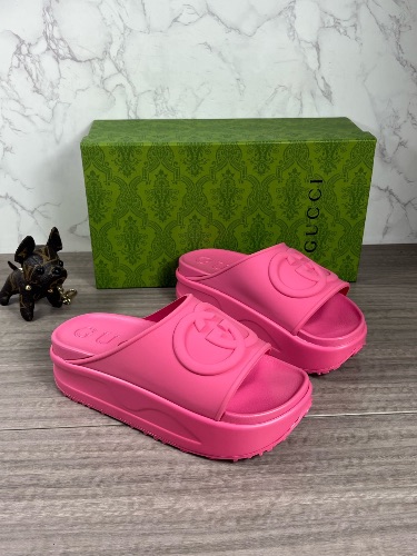 Gucci Interlocking G Rubber Platform Slides in pink