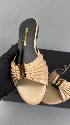 Saint Laurent Babylone leather mules in beige — 5