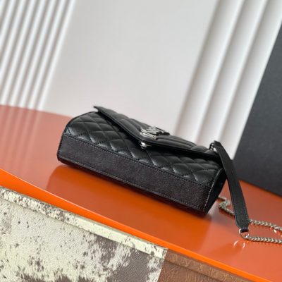 Saint Laurent grey grain de poudre textured leather envelope chain bag — 4