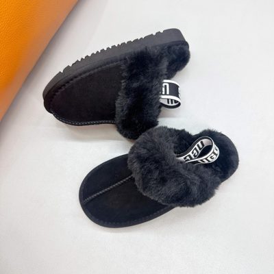 UGG Funkette Slipper — 9