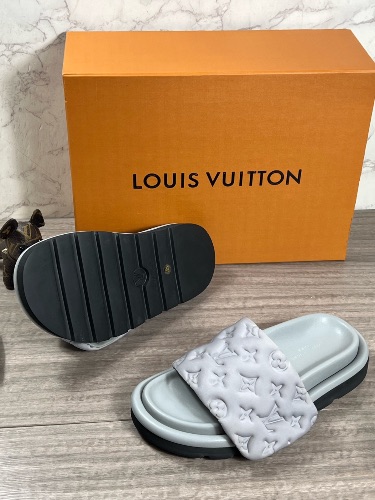 Louis Vuitton Pool Pillow comfort mules — 4