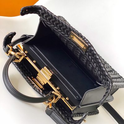 Fendi Peekaboo ISeeU handbag (T) — 5