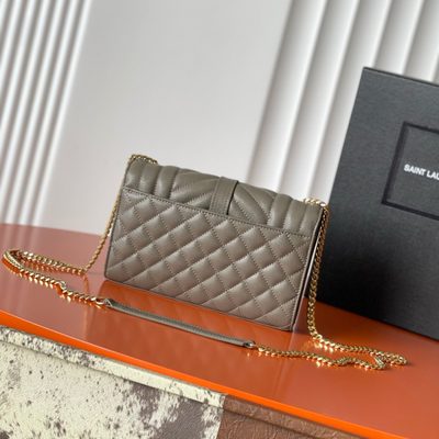Saint Laurent grey grain de poudre textured leather envelope chain bag — 3