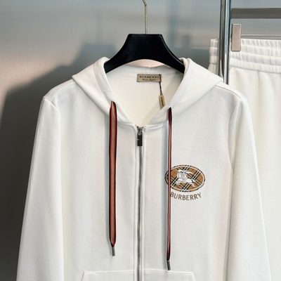 Burberry zip-up hoodie and sweatpants set — 5