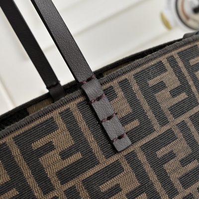 Fendi Roll tote bag (T) — 5