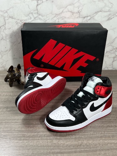 Nike Air Jordan 1 Retro High Satin Black Toe (W) sneakers — 4