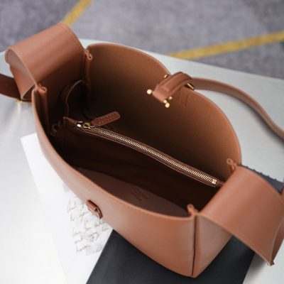 Saint Laurent Le 5 à 7 Supple shoulder bag — 12