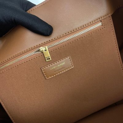 Saint Laurent Le 5 à 7 Bea tote bag — 6