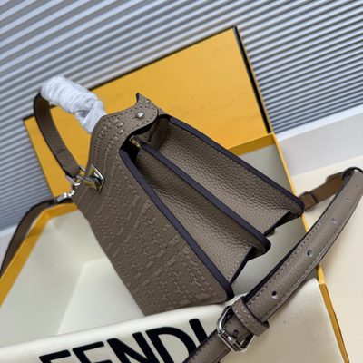 Fendi Peekaboo ISeeU bag (T) — 3