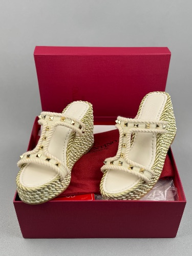 Valentino Garavani Rockstud Torchon 90mm wedge sandals