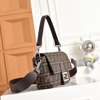 Fendi Baguette bag (T) — 3