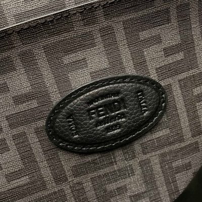 Fendi Peekaboo ISeeU handbag (T) — 8