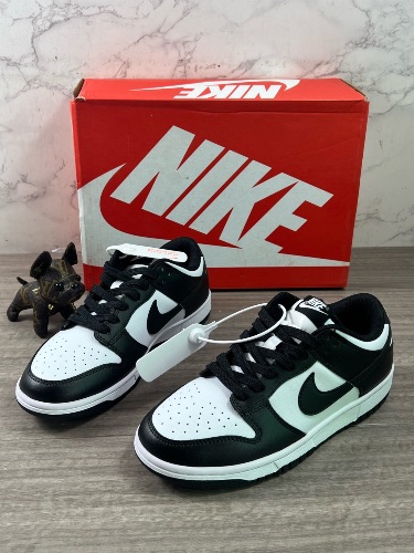 Nike Dunk Low "Panda" sneakers — 3