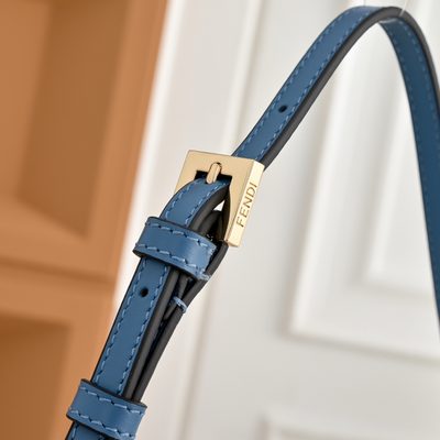 Fendi Baguette Wallet on Chain (T) — 5