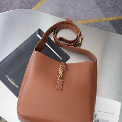 Saint Laurent Le 5 à 7 Supple shoulder bag — 11