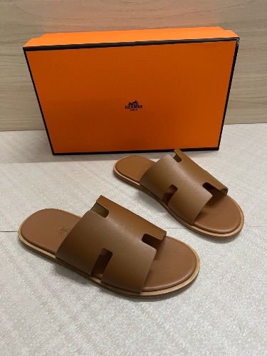 Hermès Izmir men's sandals in a brown leather — 4