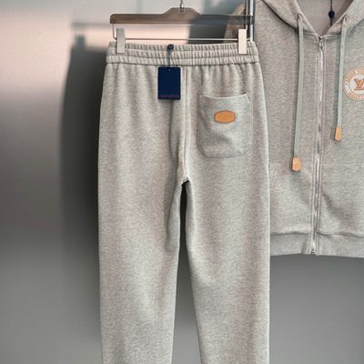 Burberry tracksuit — 11