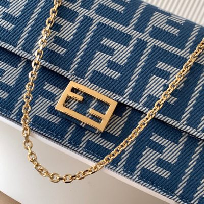 Fendi Baguette Wallet on Chain (T) — 6