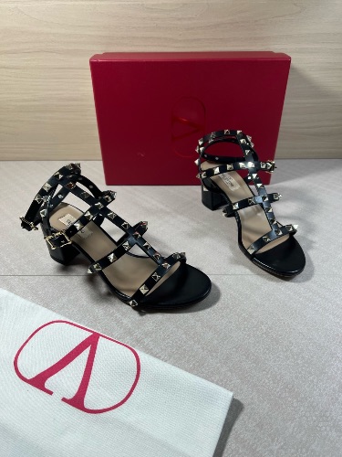 Valentino Garavani black leather Rockstud sandals featuring a 60mm block heel — 4