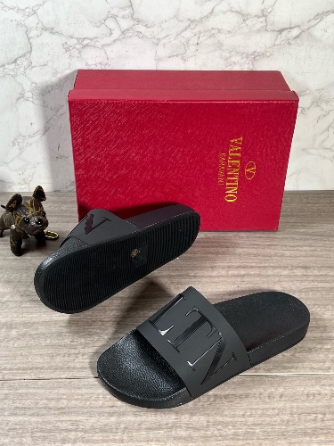 Valentino Garavani VLTN rubber slides — 4