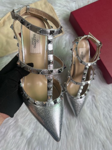Valentino Garavani Rockstud 100 pumps — 3