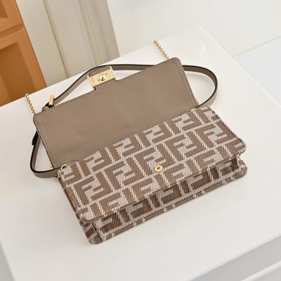 Fendi Baguette Wallet on Chain (T) — 6