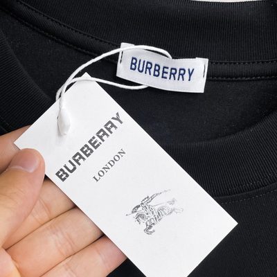 Burberry T-shirt with the Equestrian Knight Design — 6