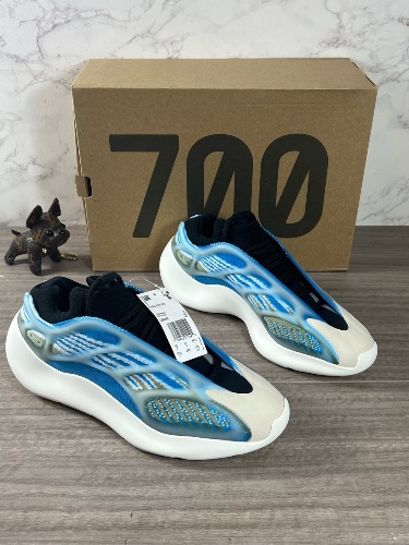 Adidas Yeezy 700 V3 Arzareth sneakers — 4
