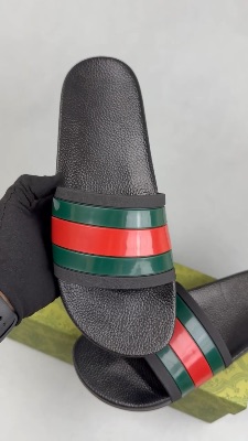 Gucci rubber slides — 5