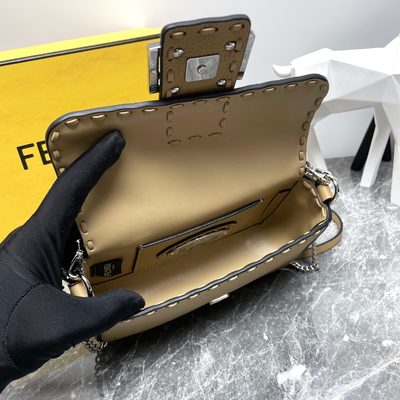 Fendi Selleria Baguette bag (T) — 9