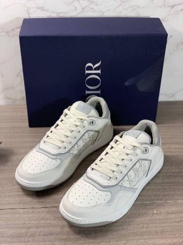 Dior B27 Low sneakers in a white and gray colorway — 4