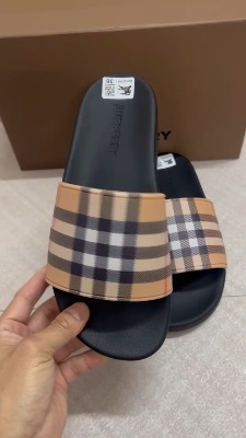Burberry Furley check slides — 5