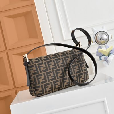 Fendi Baguette bag (T) — 3